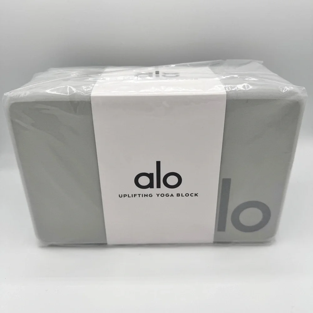 NWT ALO Yoga Uplifting Yoga Block in Dove Grey brand new - Picture 1 of 9